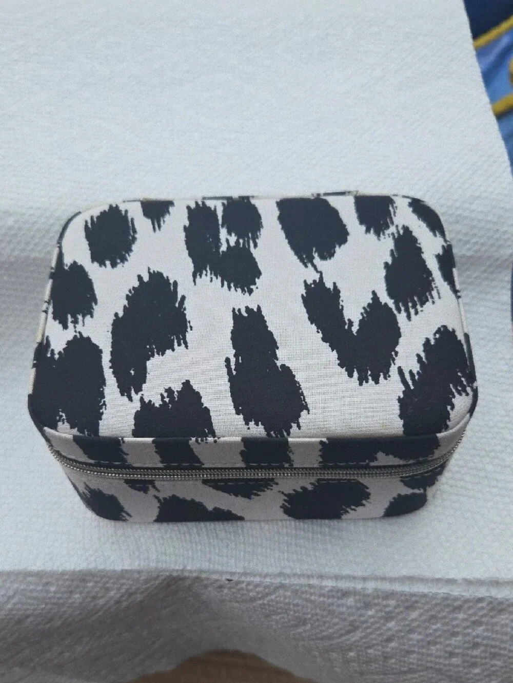 kate spade Black & White Patterned Travel Jewelry Case with Green Interior